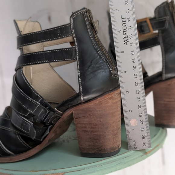 Freebird By Steven Claw Shoes - Picture 3 of 14